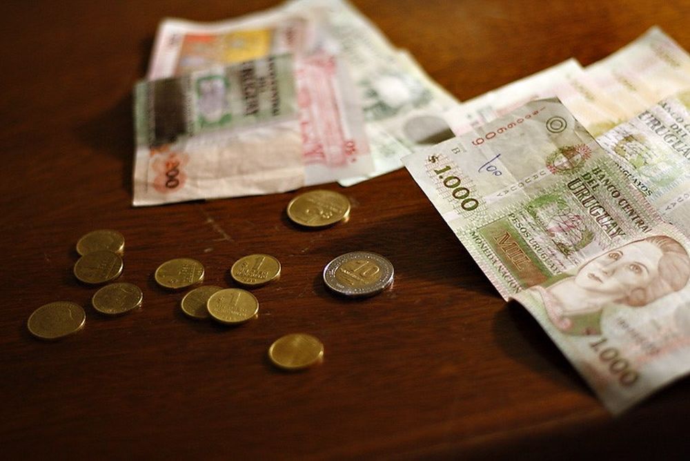 Pesos uruguayos