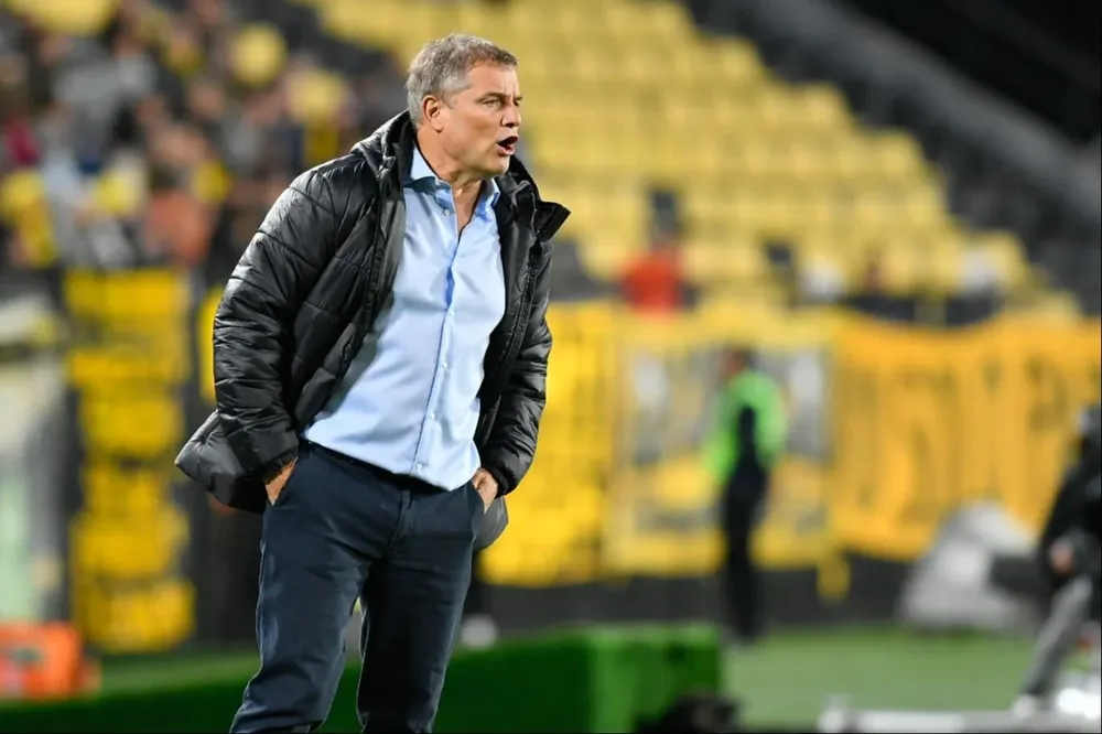 Aguirre quedó disconforme con su equipo