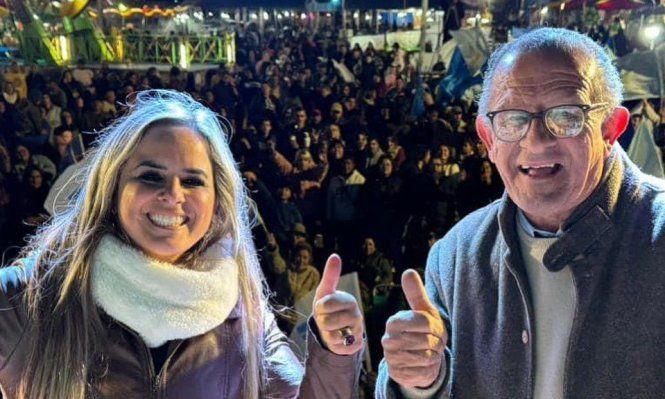 Valentina Dos Santos y su tío, el intendente de Artigas, Pablo Caram
