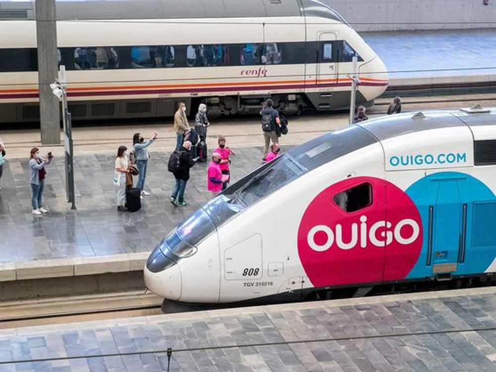 Un tren de Ouigo, en Zaragoza