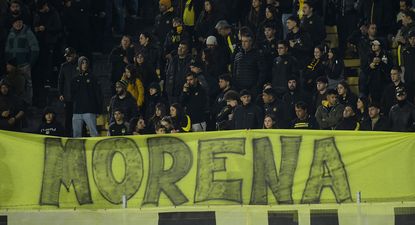 Una bandera en homenaje a Fernando Morena