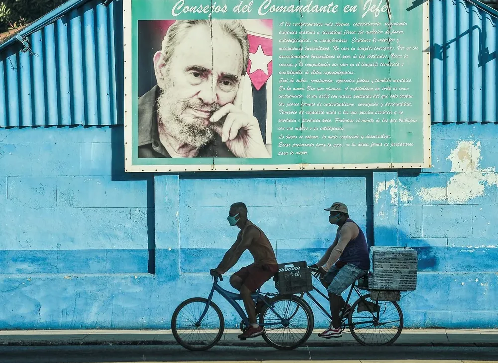 Póster de Fidel Castro en La Habana.