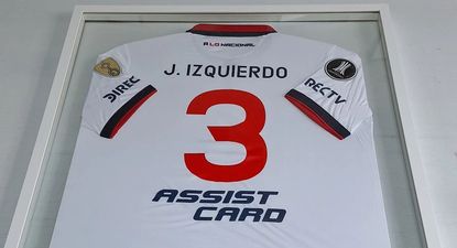 El cuadro con la camiseta de Juan Izquierdo en Los Céspedes