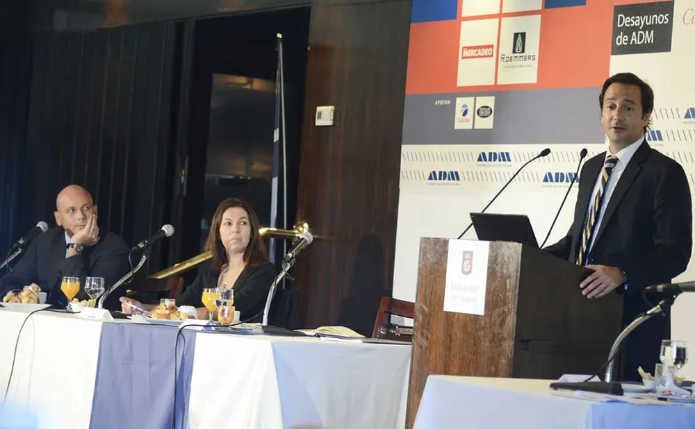 Capurro, Munyo y Comas en su disertación