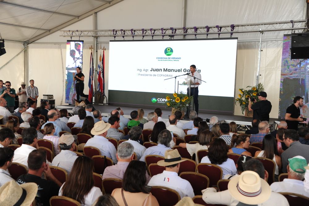 Inauguración de la cosecha de girasol.