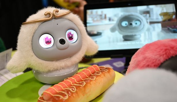El robot mascota Ropet AI con reconocimiento de objetos se muestra durante el CES Se presentó antes del Consumer Electronics Show (CES) en Las Vegas, Nevada, el 5 de enero de 2025.
