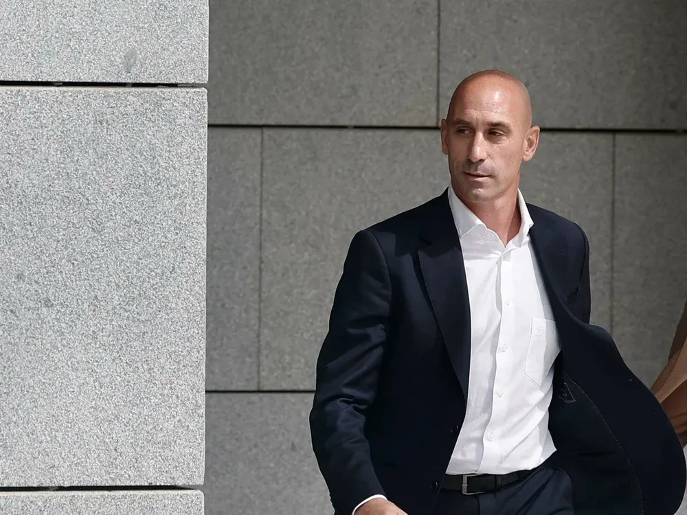 Investigan la casa de Rubiales.