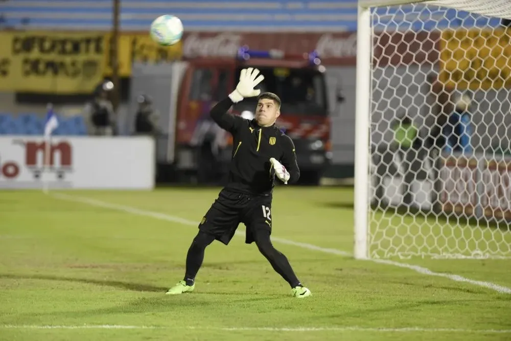Kevin Dawson debutó en Peñarol