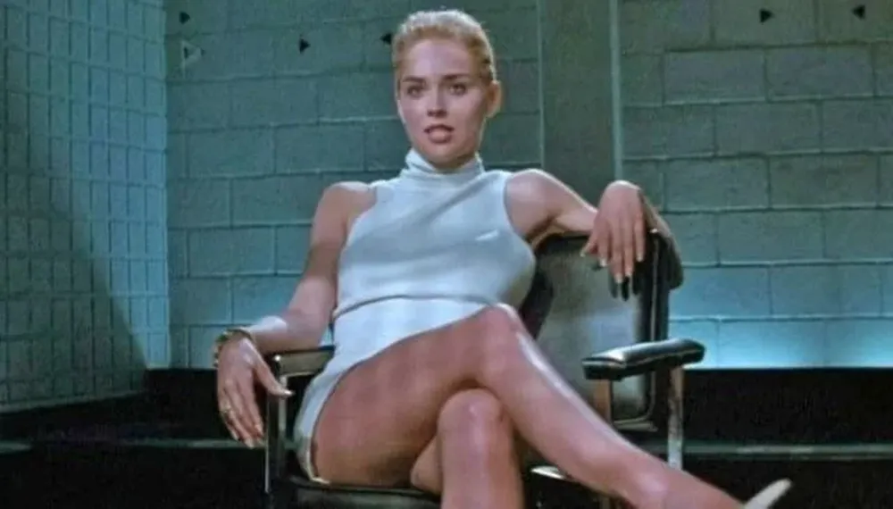 Sharon Stone durante la icónica escena en Bajos Instintos