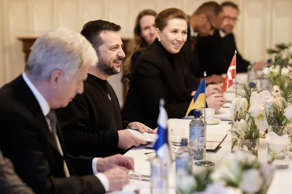 Tras su viaje a Washington, el presidente Volodomir Zelensky asistió a la cumbre de los países nórdicos en Oslo, donde dijo que “no podemos ganar la guerra sin ayuda”.