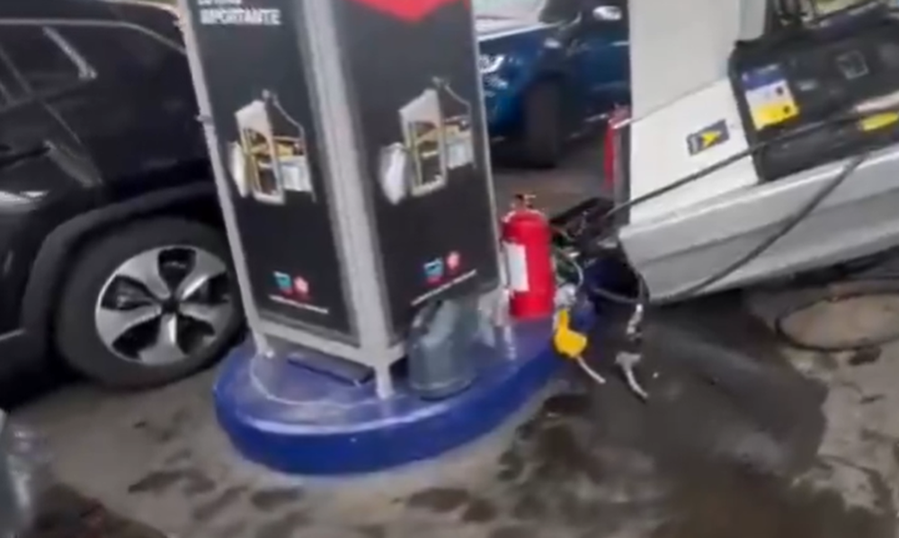 Conductor brasileño arrancó un surtidor de nafta en La BarraConductor brasileño arrancó un surtidor de nafta en La Barra
