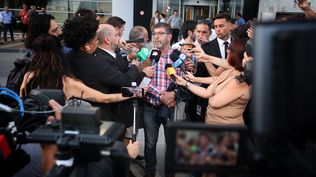 Fernando Pereira, presidente del Frente Amplio, en su llegada al comando para esperar los resultados