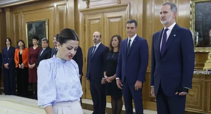 Sira Rego, ministra de Juventud e Infancias, jura ante el Rey Felipe VI.