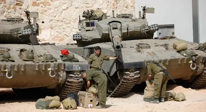 Tropas israelíes apostadas en la frontera con Líbano.