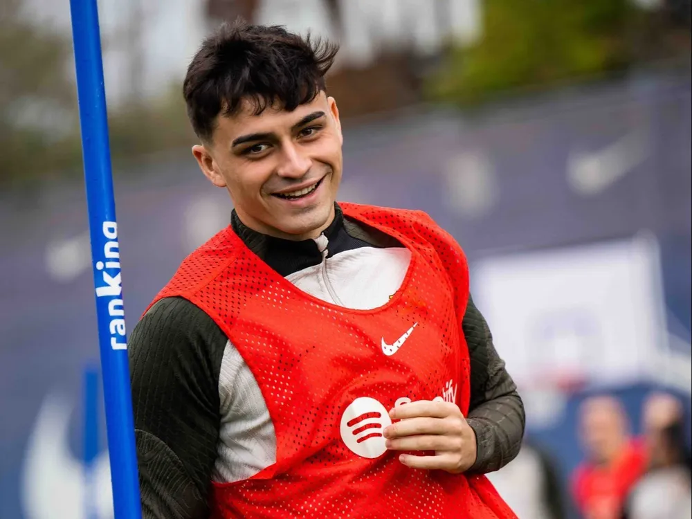 Pedri regresa tras la lesión.