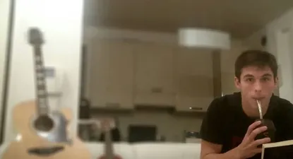 Axel Müller y tres de sus amores; solo falta la pelota