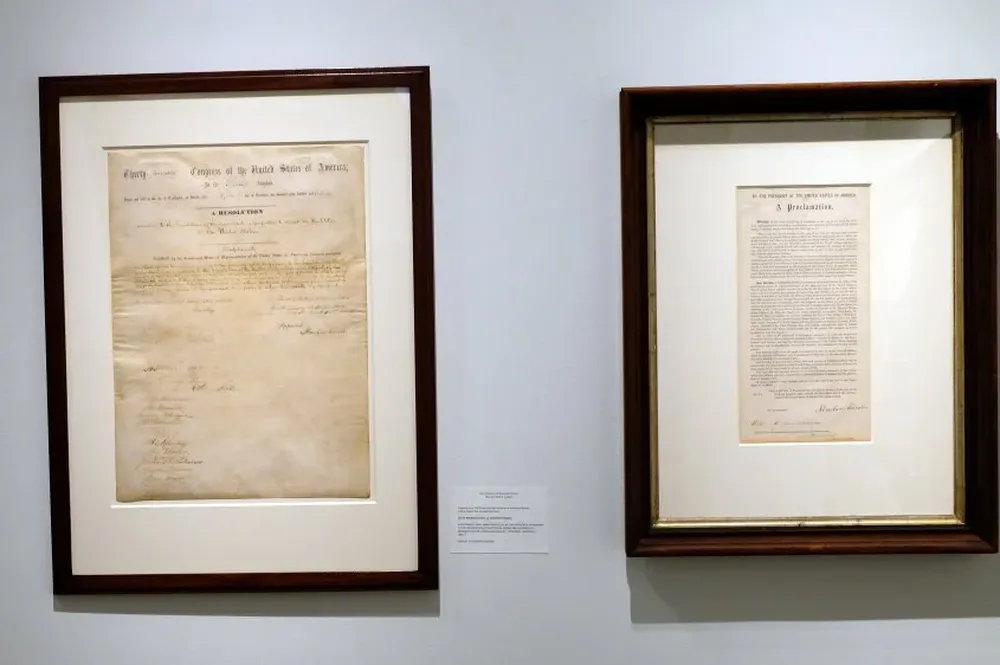 El documento fue firmado por Abraham Lincoln el 1º de febrero de 1865