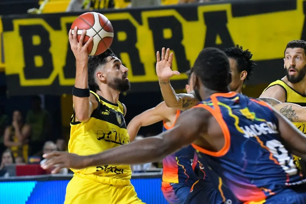 Ignacio Xavier, goleador de Peñarol tras los primeros 20