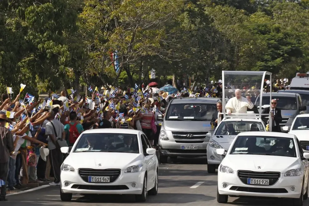 De camino a la Misa multitudinaria en Holguín.