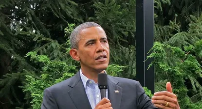 Barack Obama escribió un artículo en el que toma distancia de Joe Biden por la guerra entre Israel y Hamas