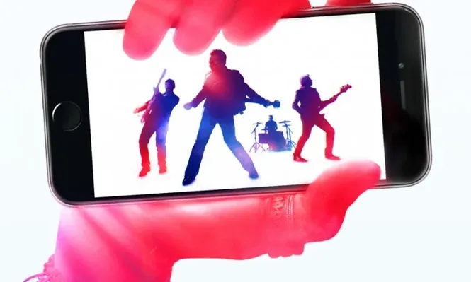 Bono se disculpa por la difusión del álbum de U2