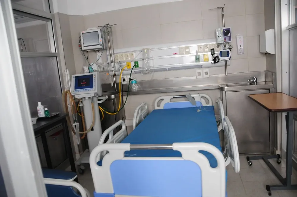 Los casos de covid-19 siguen en aumento y en el total de camas de CTI, el 44% de los pacientes están por el virus