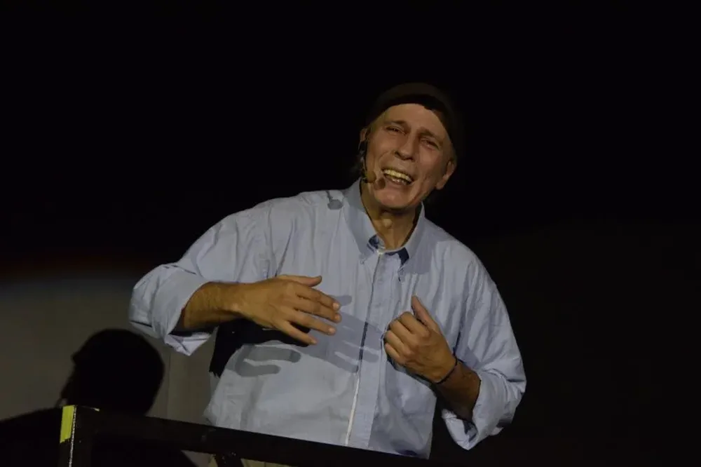 Aldo Martínez interpretando a Daniel Pistola Marsicano para Nazarenos.