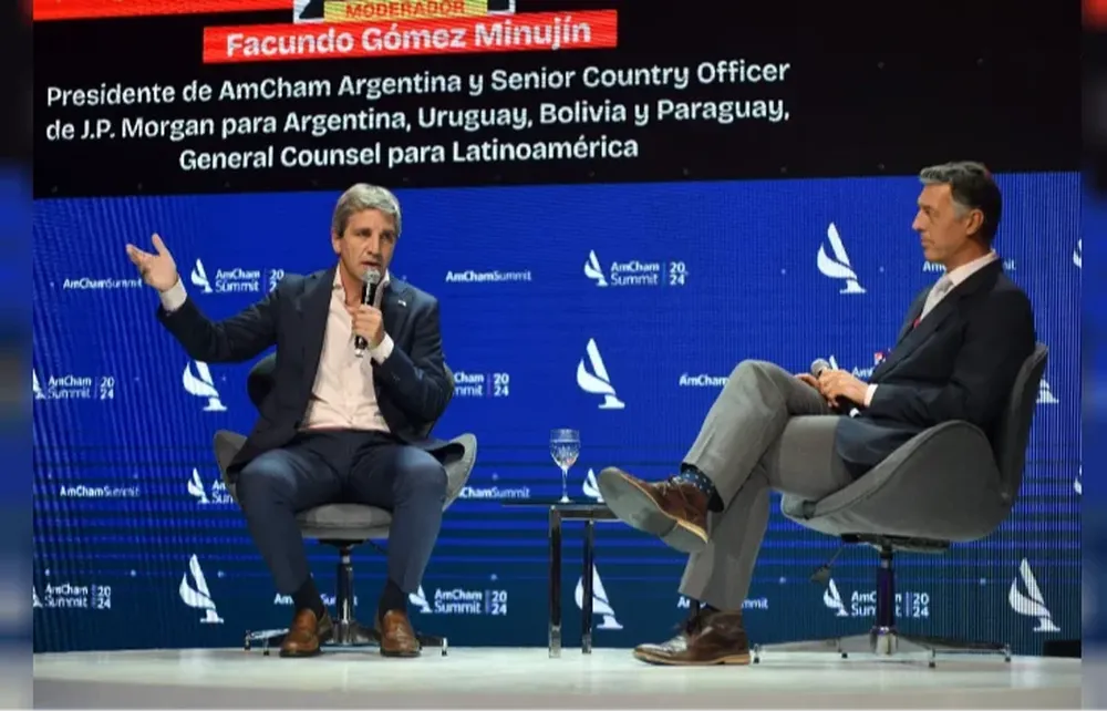 Caputo a los empresarios en el Summit de Amcham: La inflación tiene que bajar más de shock