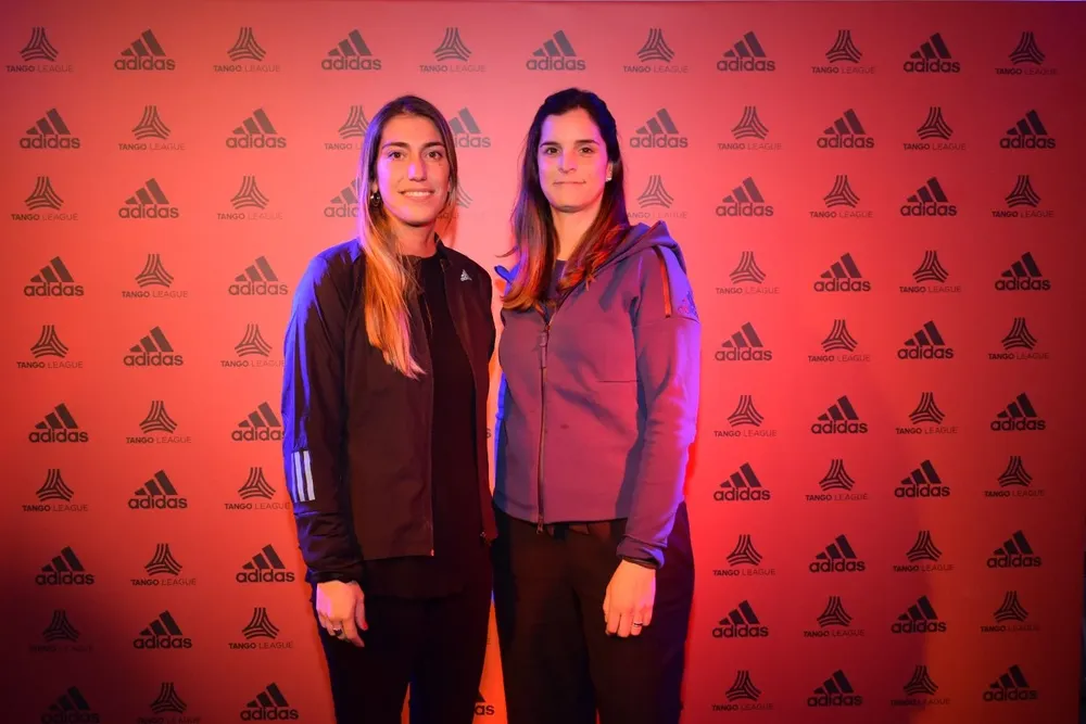 Sofia Invernizzi y Carolina Goodacre