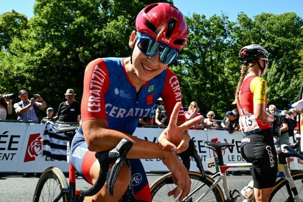 La ciclista afgana Fariba Hashimi 