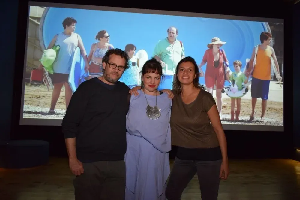 Fernando Epstein, Karine Teles y Agustina Chiarino 