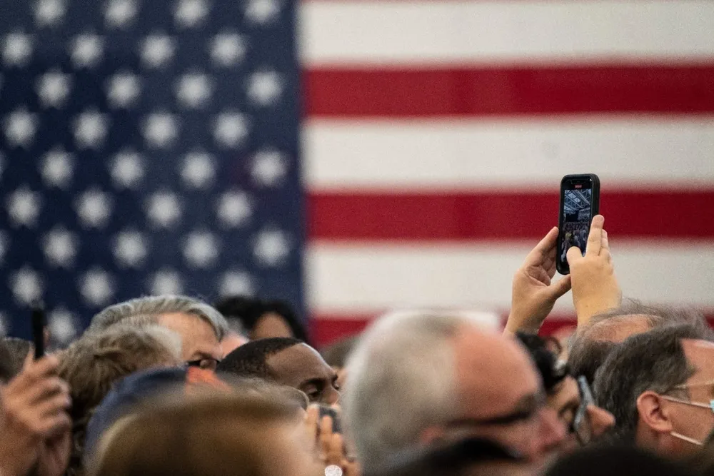 Según la mayoría de las estándares históricos, el partido de Biden debería estar dirigiéndose hacia una significativa derrota