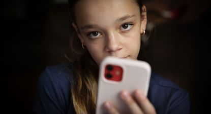 Isobel está convencida de que la prohibición de las redes sociales no detendrá a niños como ella.