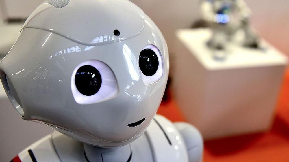 "Decidir nos da mucho miedo y preferimos ser como robots y que nos digan qué hacer", dice la periodista.