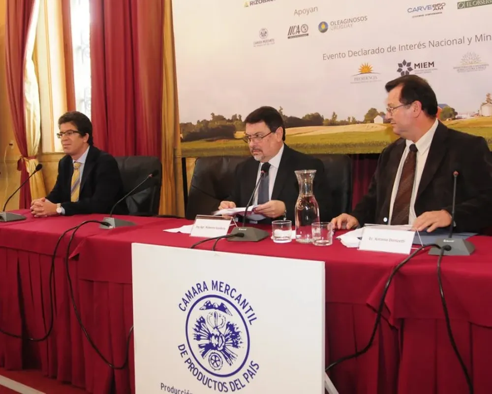Pablo Rosselli, Roberto Verdera y Antonio Donizetti en el inicio de la jornada en la Cámara Mercantil.