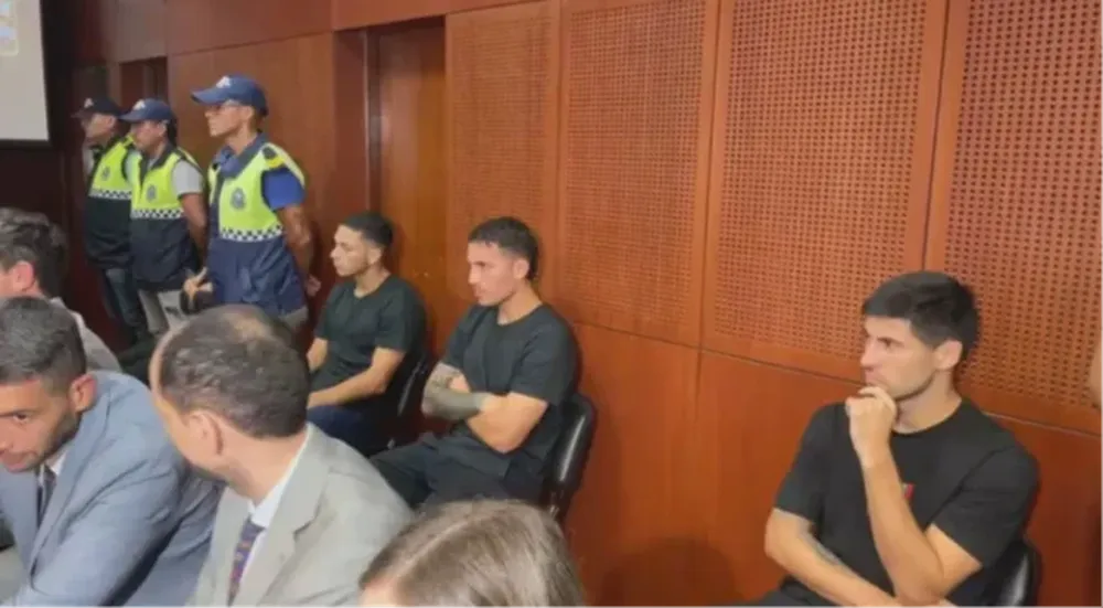 Vélez Sarsfield decidió rescindir el contrato de los jugadores acusados de abuso