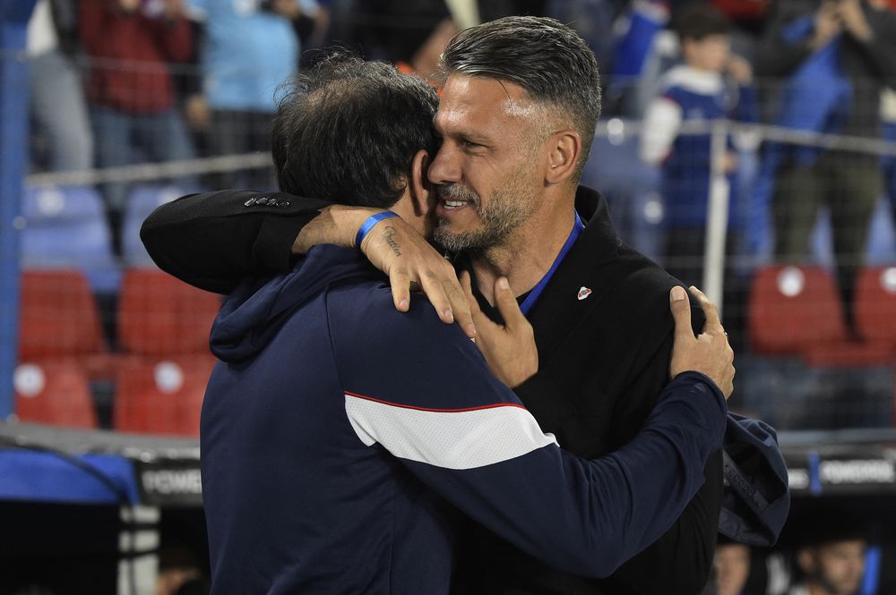 El Chino Recoba y Martín Demichelis