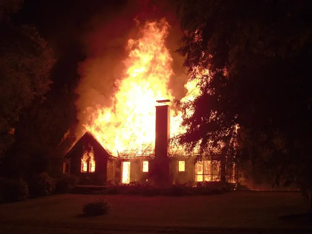 Chile- La casa de un propietario agrícola arde en Temucho. Murió el propietario agrícola y su esposa