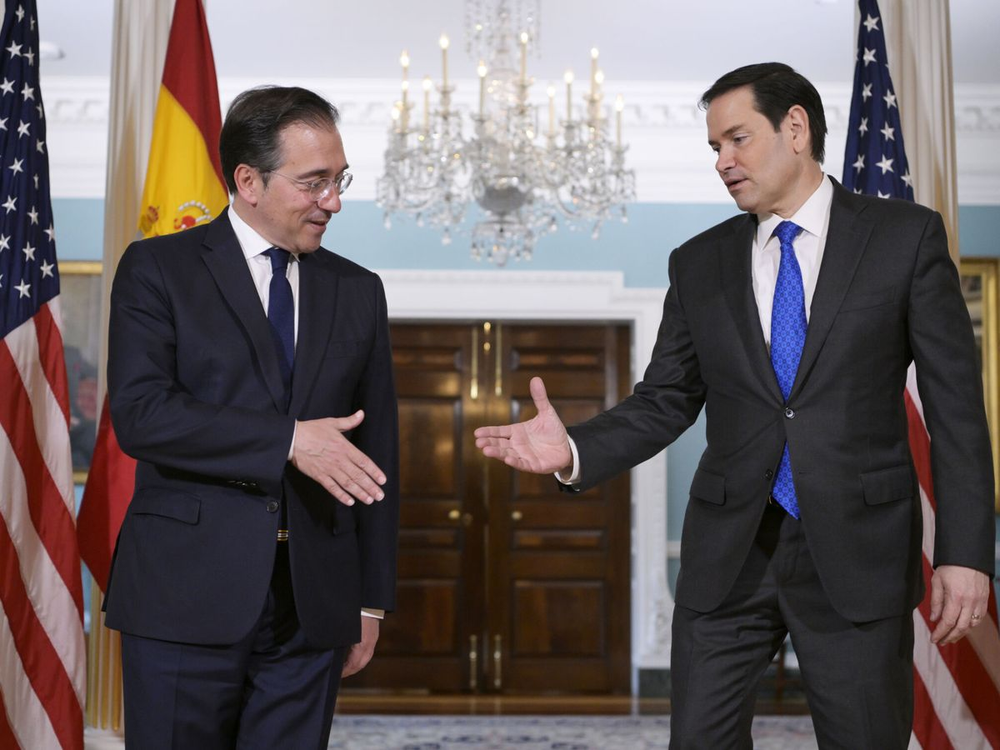 El ministro de Asuntos Exteriores español, José Manuel Albares y el secretario de Estado norteamericano, Marco Rubio.