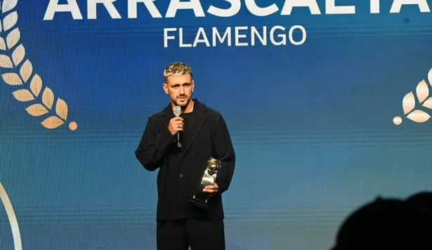 Giorgian De Arrascaeta fue nombrado como el mejor jugador del Torneo Carioca 2024