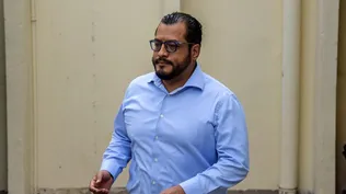 Félix Maradiaga, precandidato presidencial por la Alianza Azul y Blanco, llega a la Fiscalía para una citación del Ministerio Público, el 8 de junio de 2021
