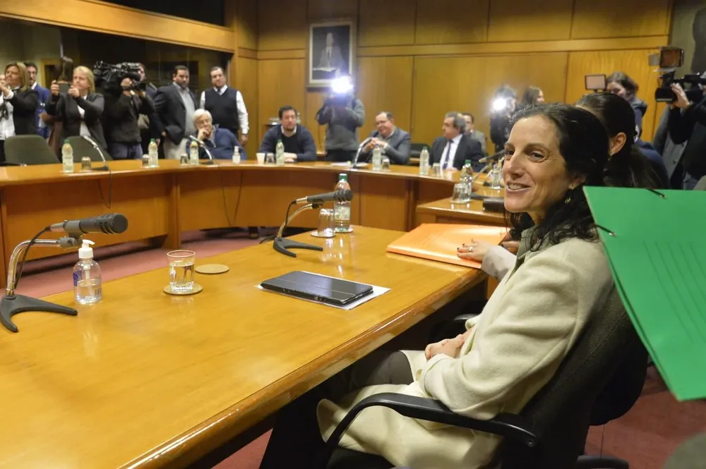 Arbeleche va el miércoles al Parlamento