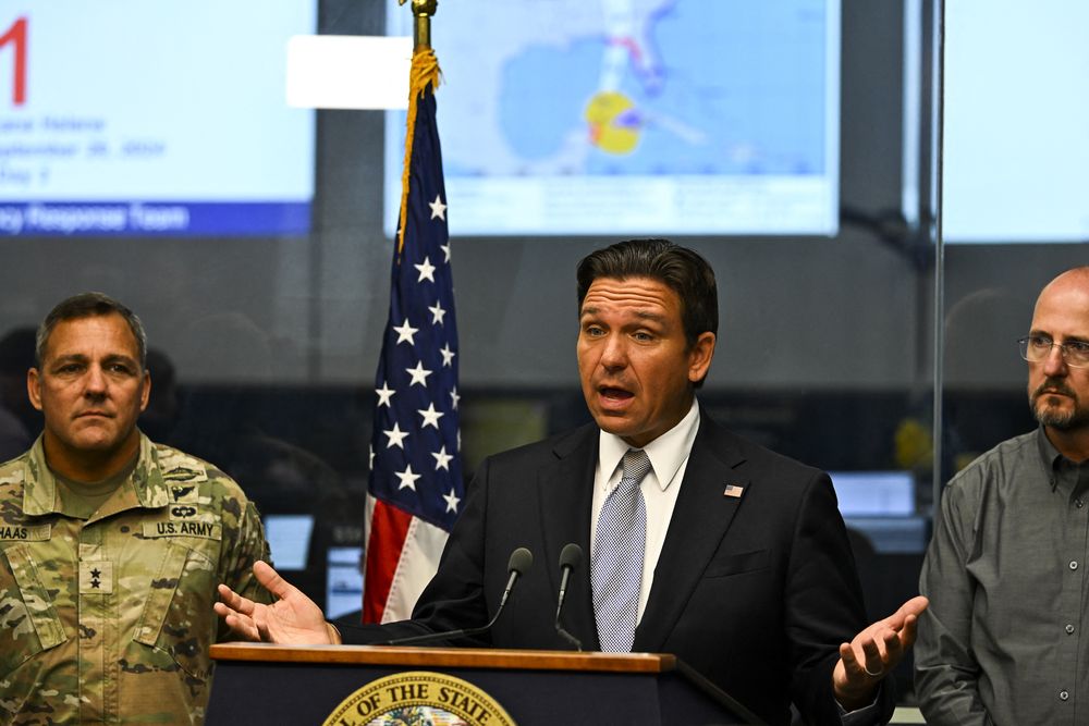 Ron DeSantis advierte sobre el huracán Helene desde el centro de operaciones de Tallahassee