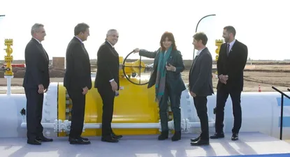 Cristina Fernández de Kirchner junto Alberto Fernández y Sergio Massa inauguraron el gasoducto Néstor Kirchner