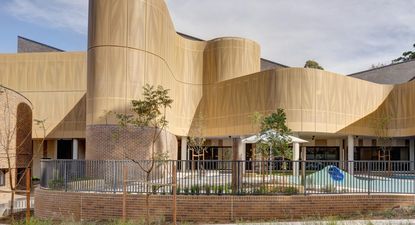La escuela pública Darlington en Chippendale, Australia, fue elegida como el edificio del año
