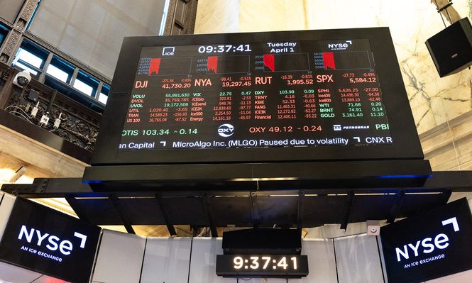 Las cifras del mercado bursátil en el parqué de la Bolsa de Valores de Nueva York.