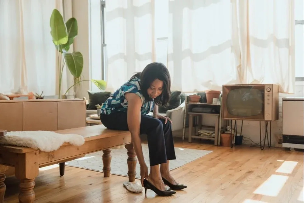 ¿Por qué usar zapatos en casa es simplemente asqueroso?