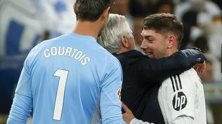 El abrazo de Ancelotti y Valverde