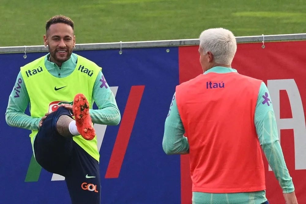 Neymar entrena con la selección brasilera a días de debutar en la Copa del Mundo de Qatar 2022