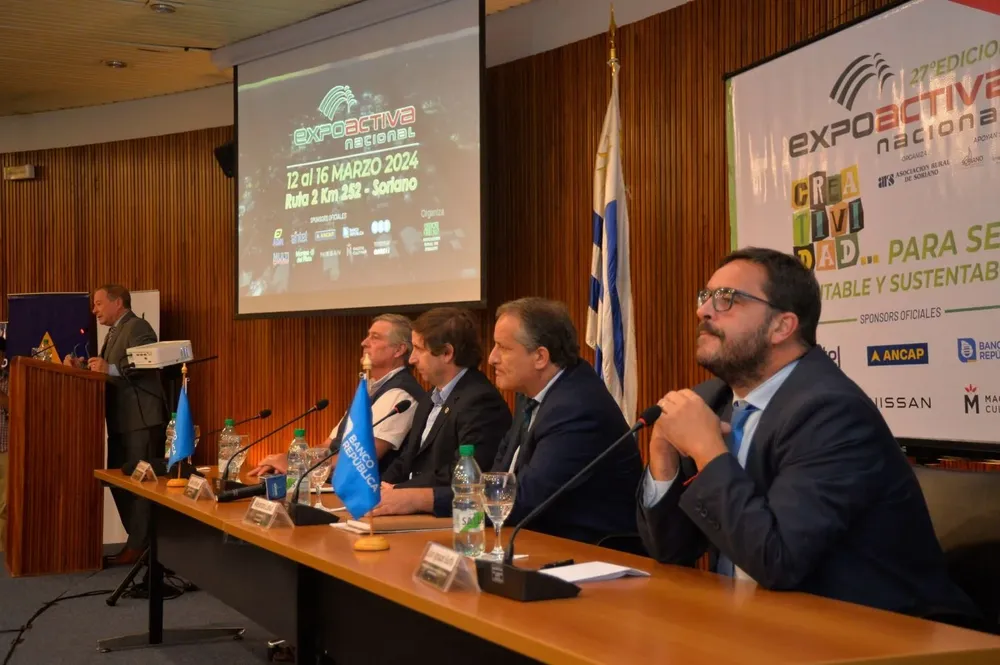 Lanzamiento de la Expoactiva Nacional, en el edificio 19 de Abril del BROU, en Montevideo.